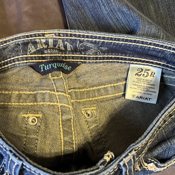 Women’s  Ariat flare jeans - Picture 4 of 5